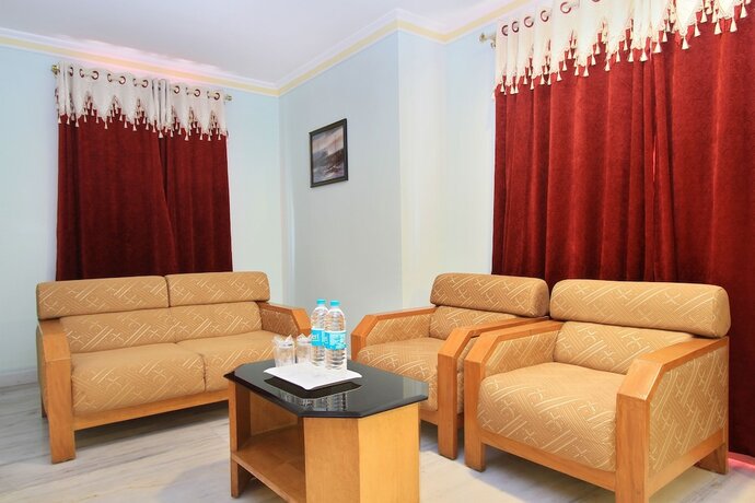 Imagen de la habitación del Hotel Oyo 4531 Pleasant Stay Inn. Foto 9