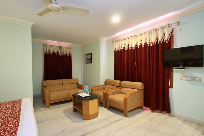 Imagen de la habitación del Hotel Oyo 4531 Pleasant Stay Inn. Foto 13