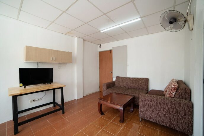 Imagen de la habitación del Hotel Oyo 457 Panasan Villa. Foto 15