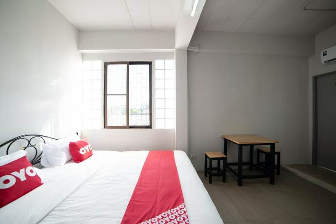 Imagen de la habitación del Hotel Oyo 457 Panasan Villa. Foto 20