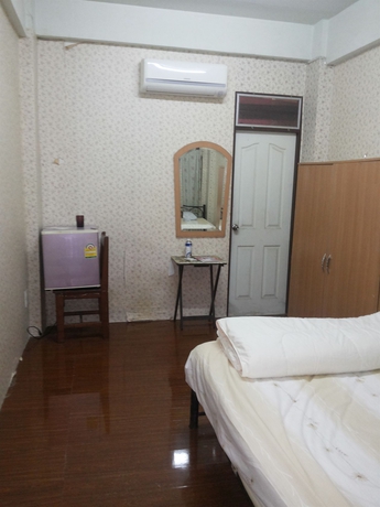 Imagen de la habitación del Hotel Oyo 471 Sunshine Apartment. Foto 9