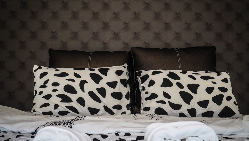 Imagen de la habitación del Hotel Oyo 500 Cordelia Resort Samroiyod. Foto 6