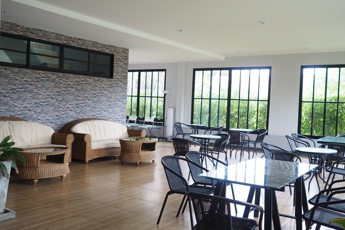 Imagen del bar/restaurante del Hotel Oyo 500 Cordelia Resort Samroiyod. Foto 3