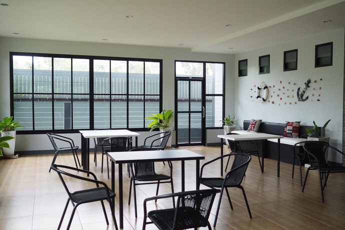 Imagen de los interiores del Hotel Oyo 500 Cordelia Resort Samroiyod. Foto 18