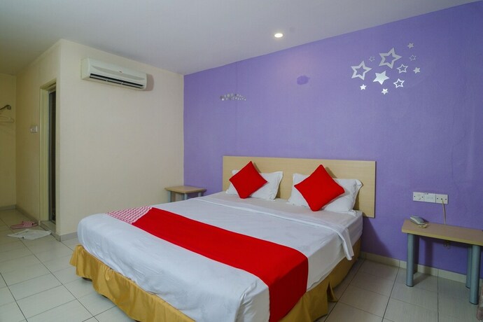 Imagen de la habitación del Hotel Oyo 510 Sri Indar. Foto 21