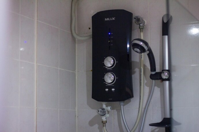 Imagen de la habitación del Hotel Oyo 510 Sri Indar. Foto 26