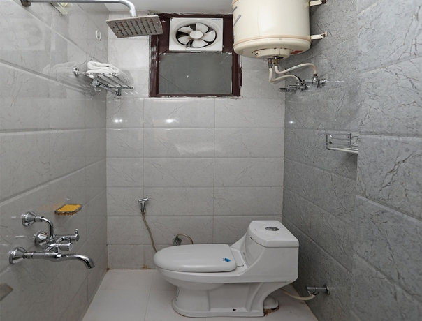 Imagen de la habitación del Hotel Oyo 5239 Satya Shree. Foto 9