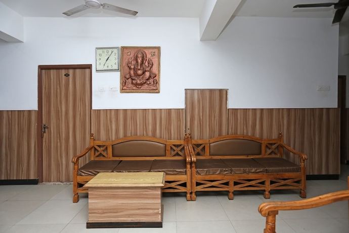 Imagen de los interiores del Hotel Oyo 5239 Satya Shree. Foto 19