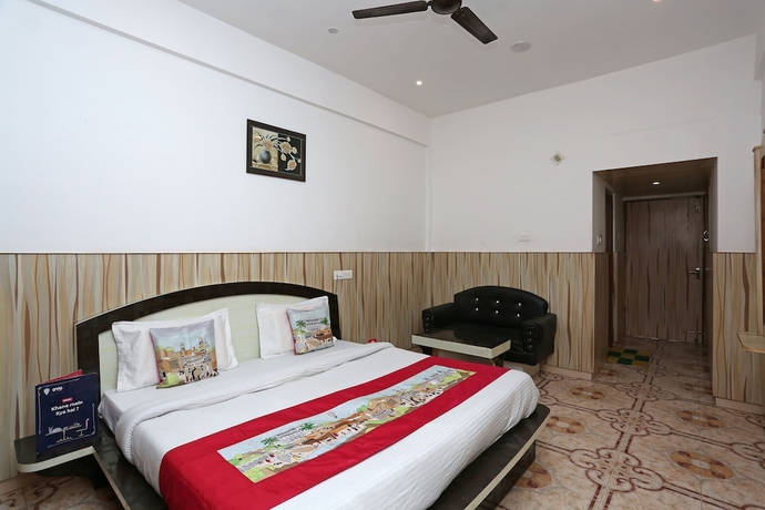 Imagen de la habitación del Hotel Oyo 5239 Satya Shree. Foto 11