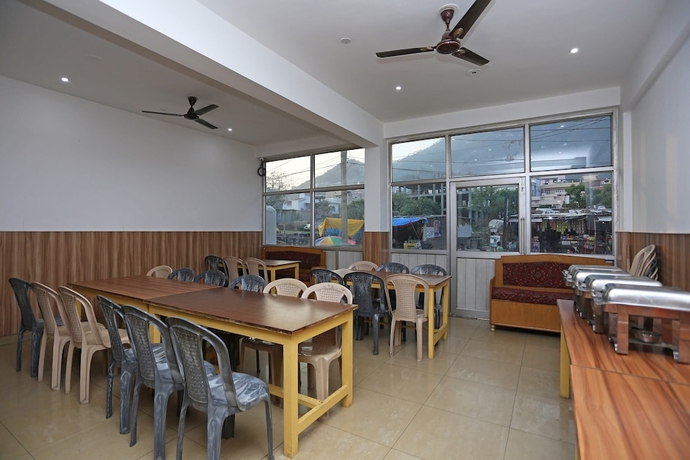 Imagen del bar/restaurante del Hotel Oyo 5239 Satya Shree. Foto 3