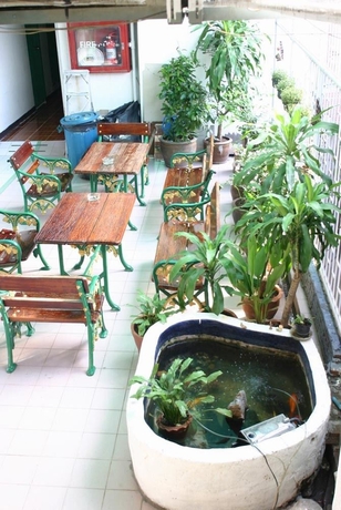 Imagen de los exteriores del Hotel Oyo 537 Na Banglampoo. Foto 5
