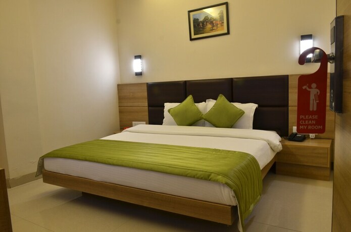 Imagen de la habitación del Hotel Oyo 5389 Polo Club. Foto 15