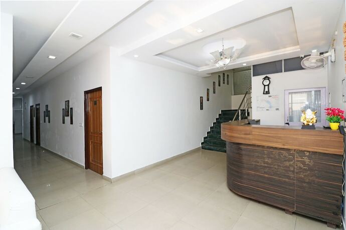Imagen de los interiores del Hotel Oyo 5589 Pine Oak Resort. Foto 18
