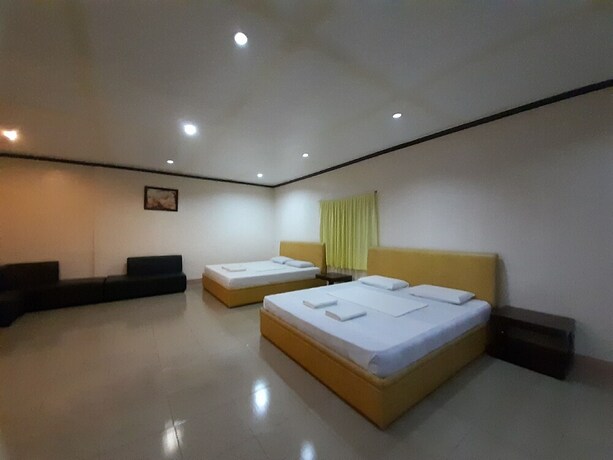 Imagen de la habitación del Hotel Oyo 565 Hillside Resort. Foto 11