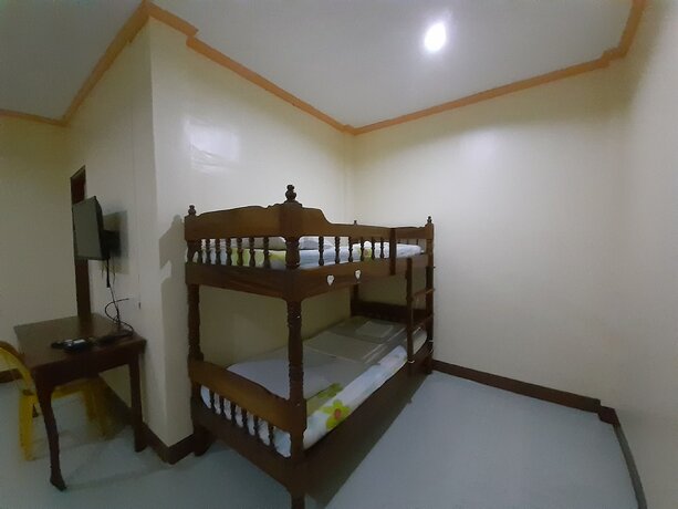 Imagen de la habitación del Hotel Oyo 565 Hillside Resort. Foto 15