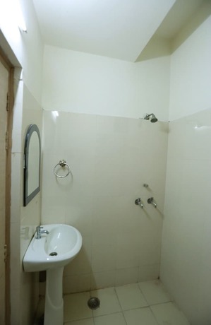 Imagen de la habitación del Hotel Oyo 5688 Gagan Eco. Foto 11