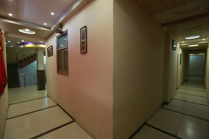 Imagen de los interiores del Hotel Oyo 5688 Gagan Eco. Foto 15