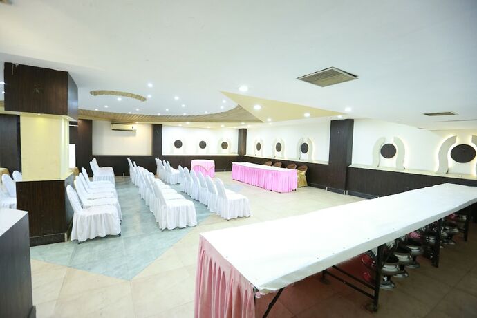 Imagen de los interiores del Hotel Oyo 5688 Gagan Eco. Foto 18