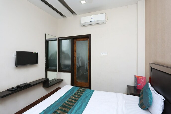 Imagen de la habitación del Hotel Oyo 6325 Kiran. Foto 15