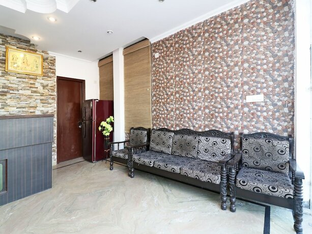 Imagen de los interiores del Hotel Oyo 6706 New Sunder Residency. Foto 19