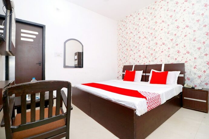 Imagen de la habitación del Hotel Oyo 6785 Sunder Bus Stand. Foto 1
