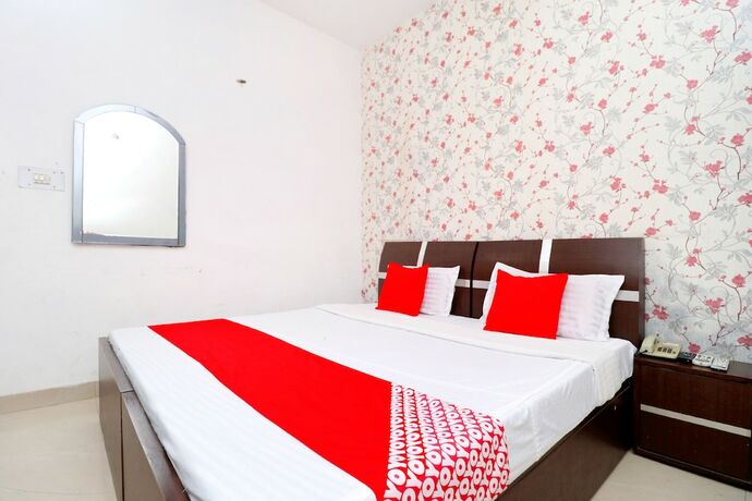 Imagen de la habitación del Hotel Oyo 6785 Sunder Bus Stand. Foto 3