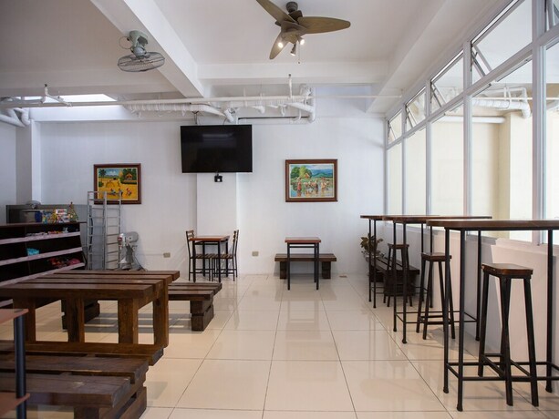 Imagen del bar/restaurante del Hotel Oyo 691 Sulit Dormitel. Foto 4