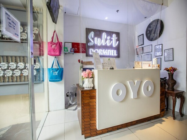 Imagen de los interiores del Hotel Oyo 691 Sulit Dormitel. Foto 19