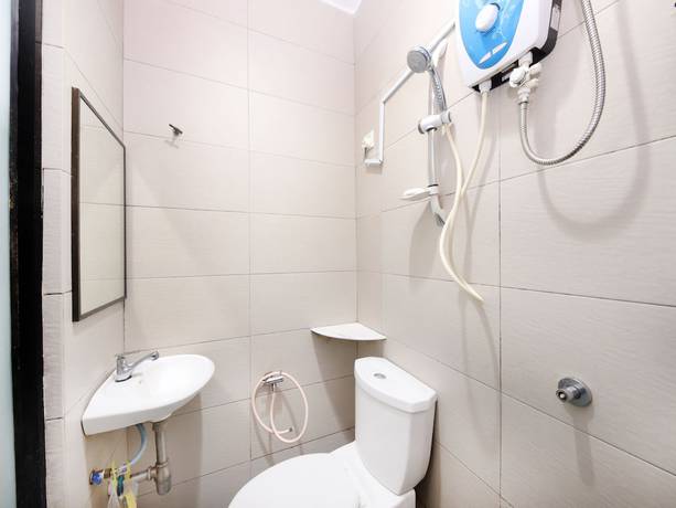 Imagen de la habitación del Hotel Oyo 712 Corridor. Foto 8