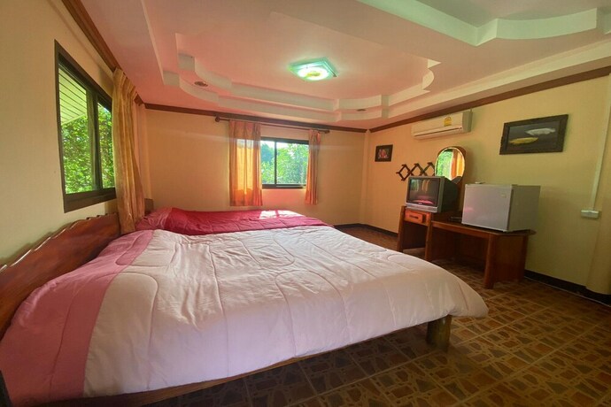 Imagen de la habitación del Hotel Oyo 75380 Bannoichynum Resort Kanchanaburi. Foto 28