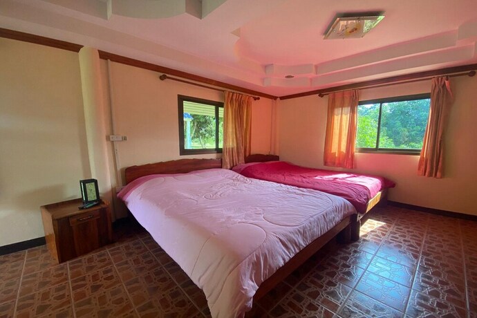 Imagen de la habitación del Hotel Oyo 75380 Bannoichynum Resort Kanchanaburi. Foto 29
