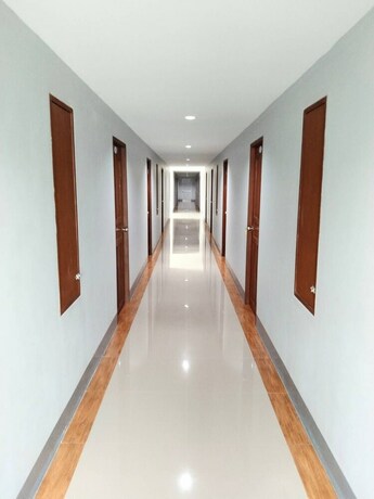Imagen de los interiores del Hotel Oyo 75403 Dinosaur Apartment. Foto 18