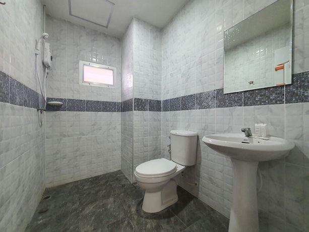 Imagen de la habitación del Hotel Oyo 75410 Awa Don Muang. Foto 13