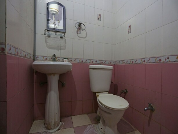 Imagen de la habitación del Hotel Oyo 7636 Kaushalya Residency. Foto 12