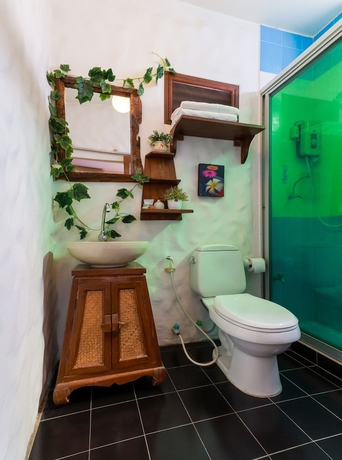 Imagen de la habitación del Hotel Oyo 780 Plumeria Home. Foto 15