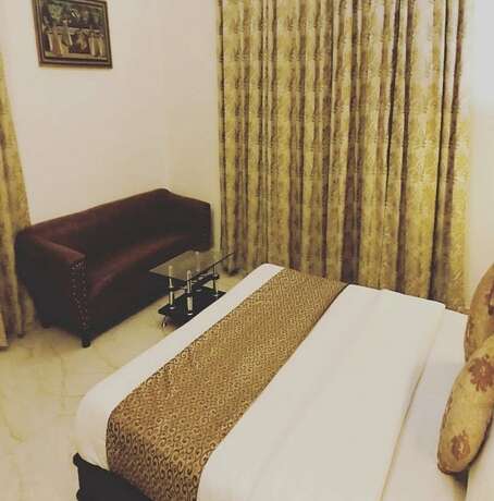 Imagen general del Hotel Oyo 7880 Navrang. Foto 5