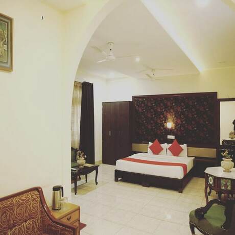 Imagen de la habitación del Hotel Oyo 7880 Navrang. Foto 15
