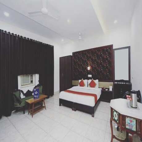 Imagen de la habitación del Hotel Oyo 7880 Navrang. Foto 16