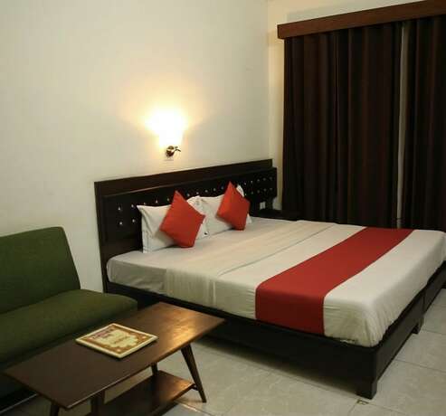 Imagen de la habitación del Hotel Oyo 7880 Navrang. Foto 18