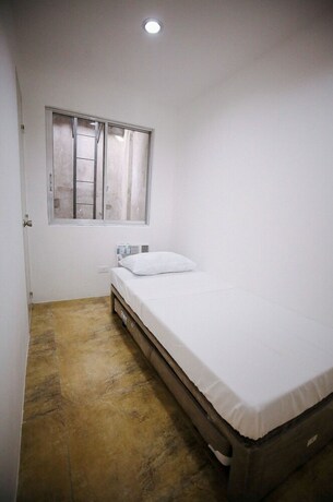 Imagen de la habitación del Hotel Oyo 789 Abn Residences. Foto 17