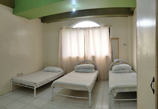 Imagen de la habitación del Hotel Oyo 800 Ddd Habitat Dormtel Bacolod. Foto 11