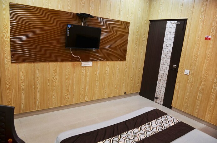 Imagen de la habitación del Hotel Oyo 8105 Model Town. Foto 12