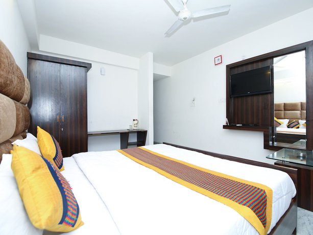 Imagen de la habitación del Hotel Oyo 8170 Datt Residency. Foto 12