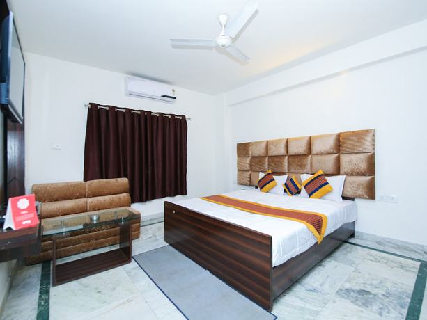 Imagen de la habitación del Hotel Oyo 8170 Datt Residency. Foto 16