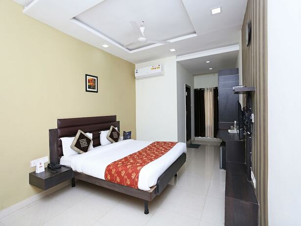 Imagen de la habitación del Hotel Oyo 8173 Singh Palace. Foto 6