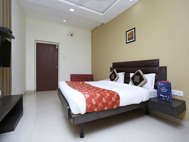 Imagen de la habitación del Hotel Oyo 8173 Singh Palace. Foto 8