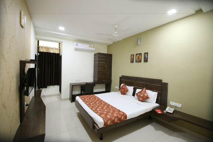 Imagen de la habitación del Hotel Oyo 8173 Singh Palace. Foto 9