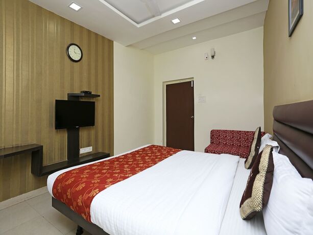 Imagen de la habitación del Hotel Oyo 8173 Singh Palace. Foto 10
