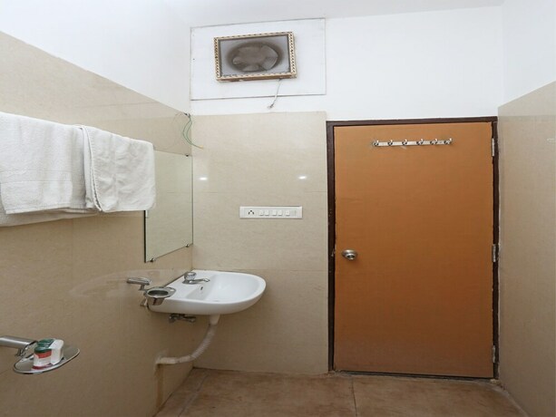 Imagen de la habitación del Hotel Oyo 8173 Singh Palace. Foto 14