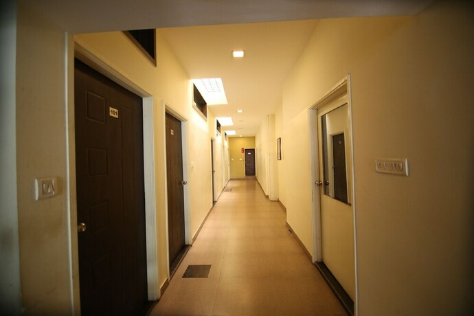 Imagen de los interiores del Hotel Oyo 8173 Singh Palace. Foto 15